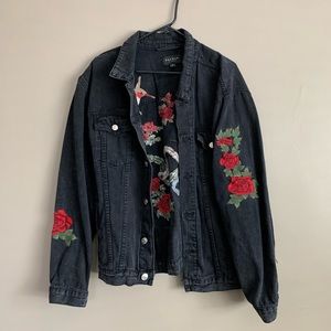 GREY FLORAL EMBROIDERED JEAN JACKET